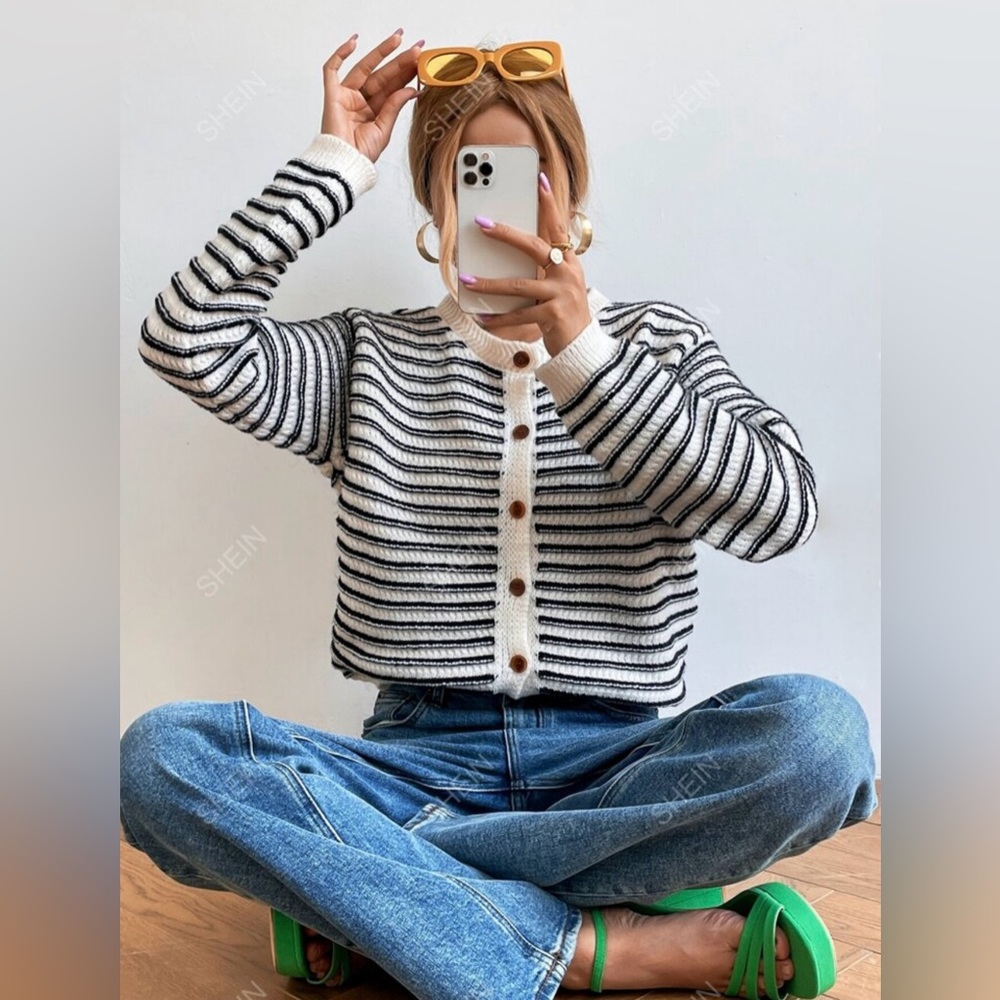 Essence Striped Pattern Single Breasted Cardigan